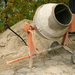 Jak zrobić mocny beton B25? Proporcje, mieszanie i pielęgnacja