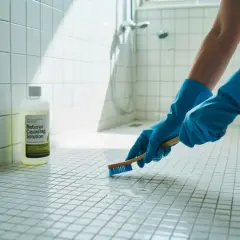 Wybielanie fug: Domowe sposoby i profesjonalne środki na czyste spoiny
