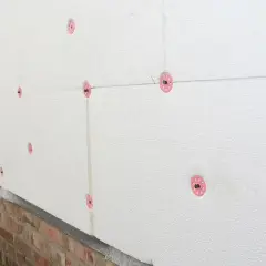 Kołki do styropianu 15 cm: Jak wybrać i zamontować?