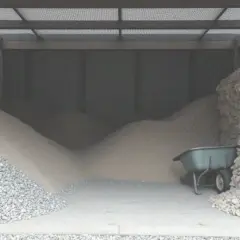 Jak obliczyć żwir do drenażu? Wzór, tony i zapas materiału