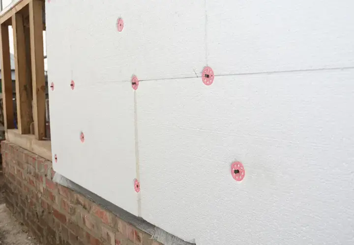 Kołki do styropianu 15 cm: Jak wybrać i zamontować?