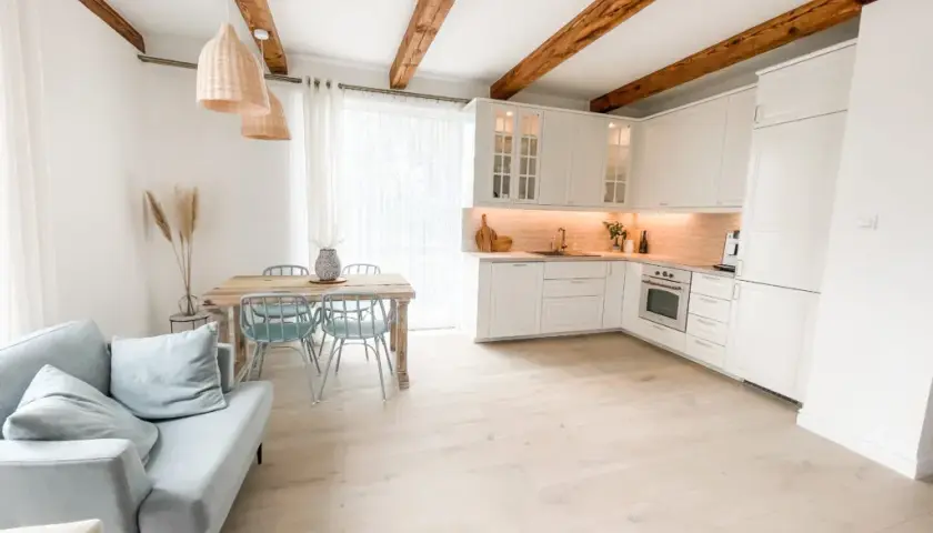 Remont starego drewnianego domu: przewodnik krok po kroku
